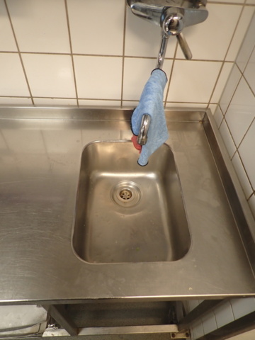 1031463-4 Stainless steel workbench with sink