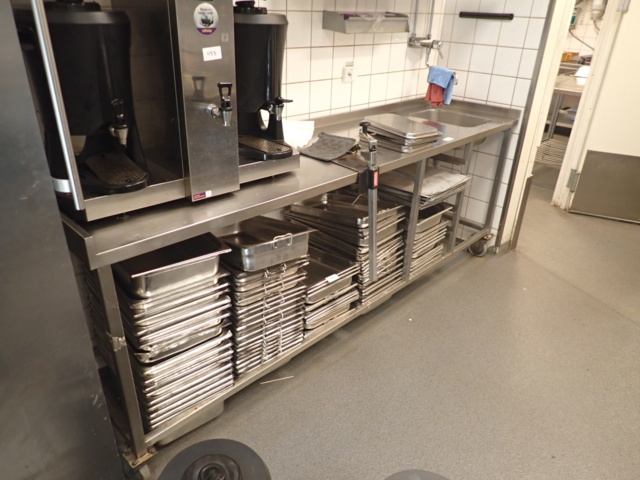 1031463-3 Stainless steel workbench with sink