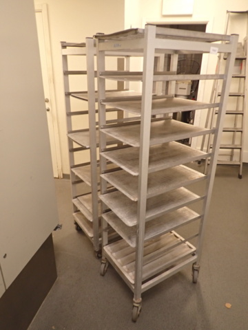 1031470-4 2 stycken kantinvagnar