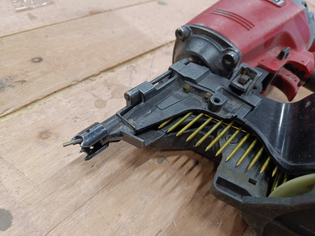 999677-4 Nail gun & Dive gun - Senco