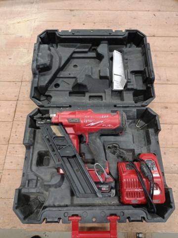 999686-1 Spikpistol Milwaukee M18FFN