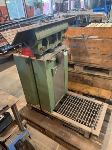 898515-1 Edge chamfering machine Milling