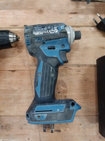 999709-9 Makita - Package