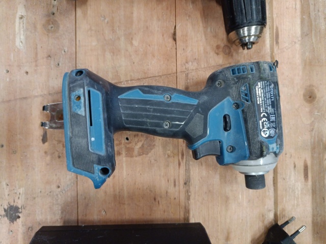 999710-9 Makita - Paket