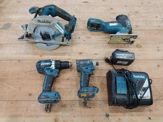999712-1 Makita - Package