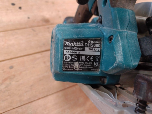 999712-3 Makita - Package