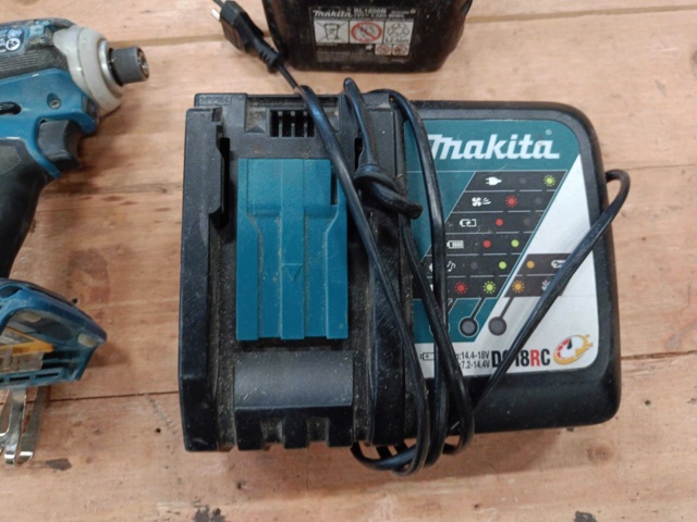 999712-9 Makita - Package