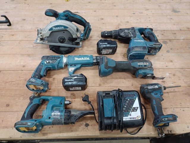 999720-1 Makita - Paket