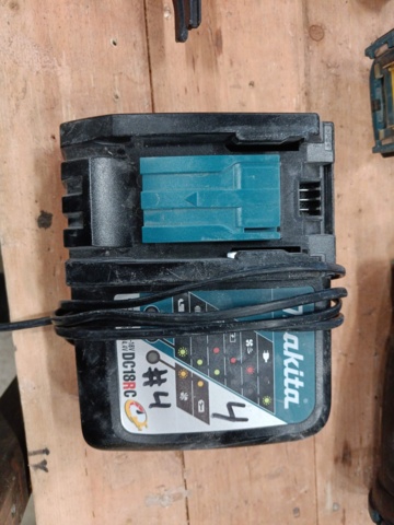 999728-18 Makita - Package