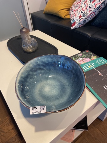 1066558-9 Visitors bench with table and accessories