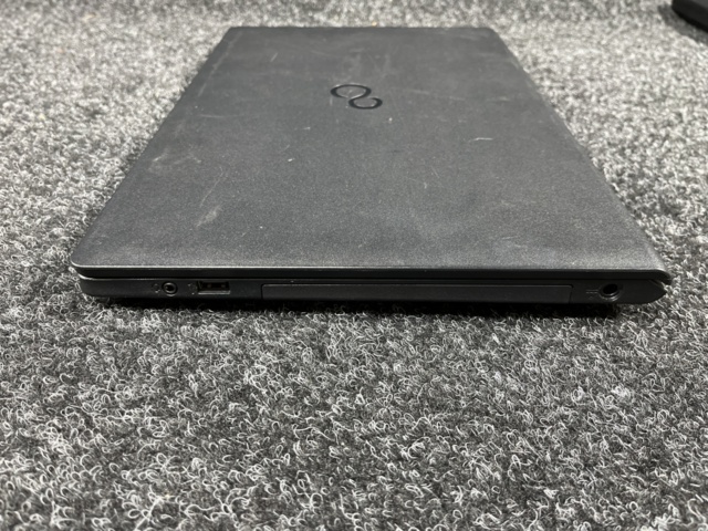 1114390-4 Fujitsu Lifebook A357, i5-7200U 8GB/256 GB