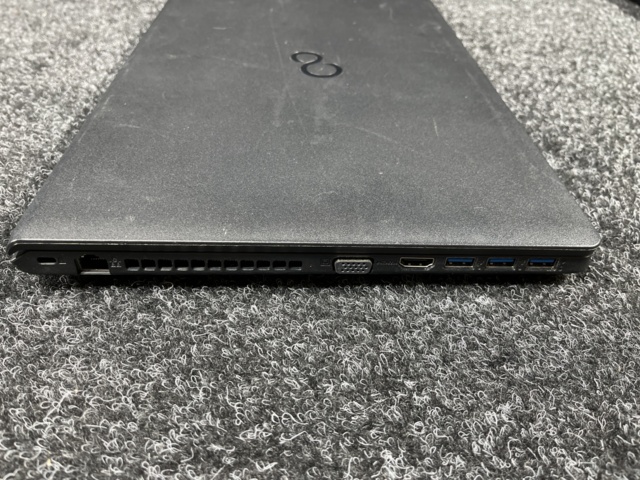 1114390-5 Fujitsu Lifebook A357, i5-7200U 8GB/256 GB