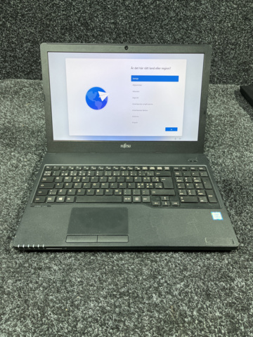 1114390-10 Fujitsu Lifebook A357, i5-7200U 8GB/256 GB