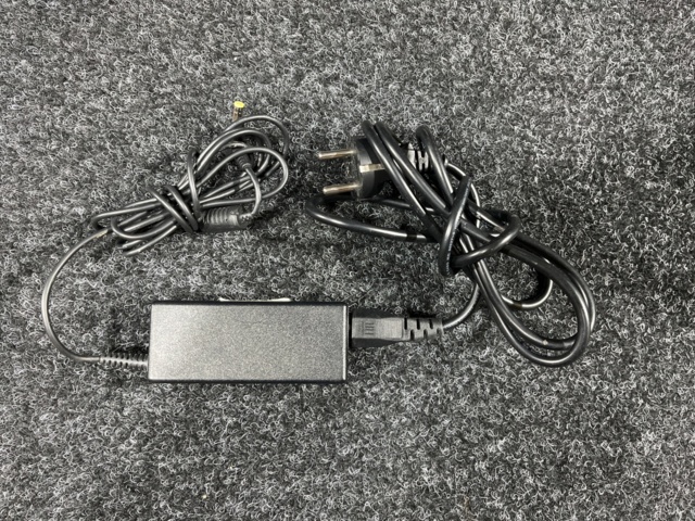 1114390-11 Fujitsu Lifebook A357, i5-7200U 8GB/256 GB