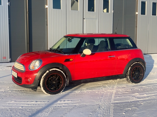1114443-1 MINI One - 2013