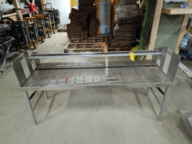 999757-2 Cutting Table For Insulation