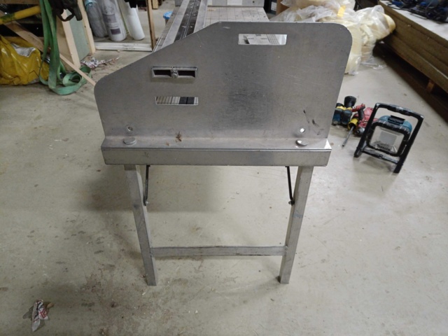 999757-4 Cutting Table For Insulation