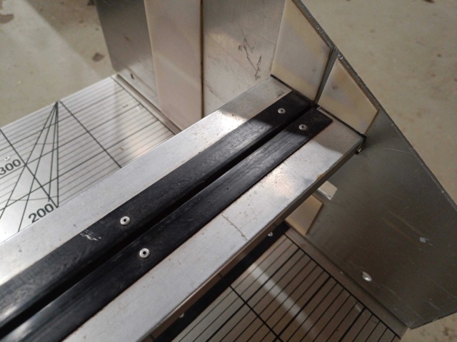 999757-8 Cutting Table For Insulation