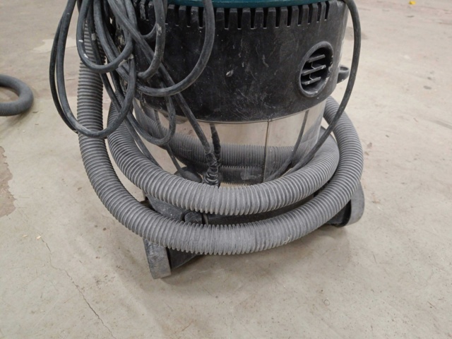 999763-6 Industrial vacuum cleaner Makita VC2012L