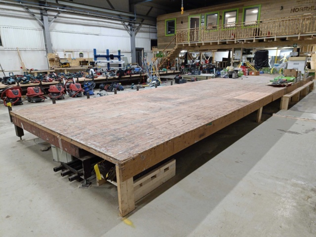 999773-3 Nail table 12x3-Meter