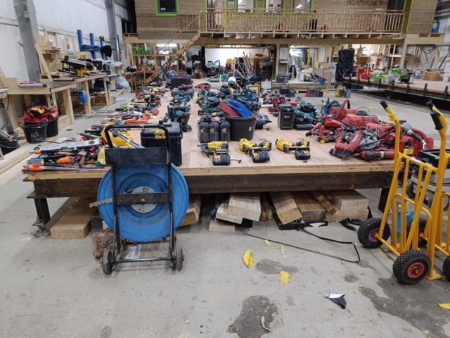 999775-2 Nail table 12x3-Meter