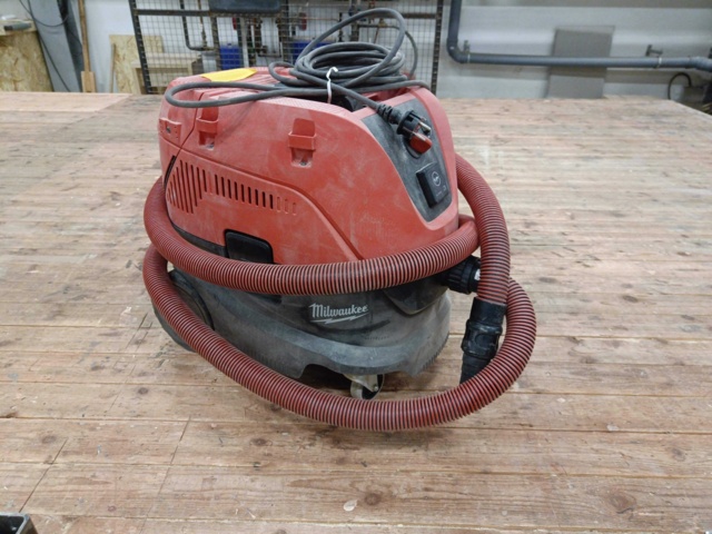 999777-1 Industrial vacuum cleaner Milwaukee AS-30 LAC