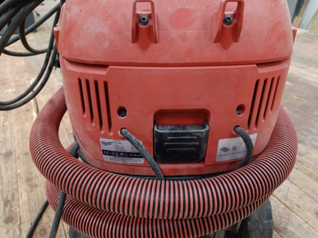 999778-11 Industrial vacuum cleaner Milwaukee AS-30 LAC