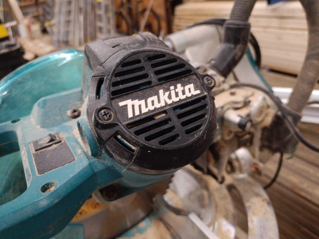 999804-11 Cut / Miter Saw Makita LS1019L