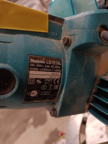 999804-15 Cut / Miter Saw Makita LS1019L