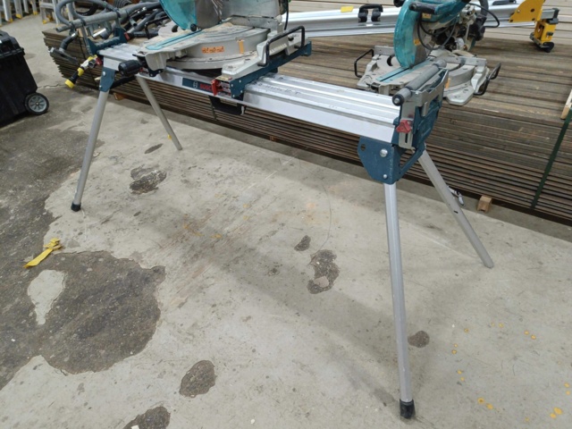 999804-16 Cut / Miter Saw Makita LS1019L