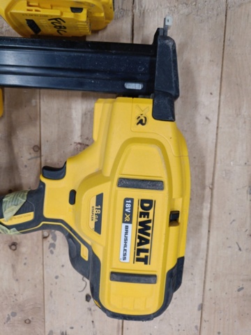 999811-3 Dyckertpistol DeWalt DCN681
