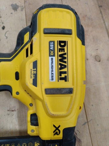 999811-9 Dyckertpistol DeWalt DCN681