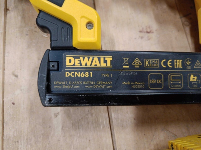 999811-10 Dyckertpistol DeWalt DCN681