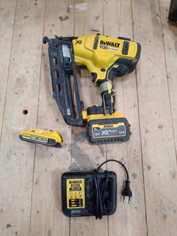 999813-1 Dyckertpistol DeWalt DCN660