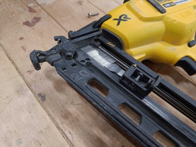 999813-5 Dyckertpistol DeWalt DCN660
