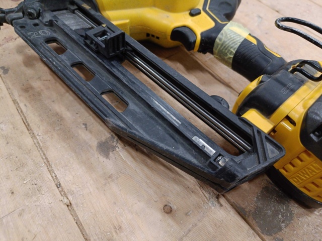 999813-6 Dyckertpistol DeWalt DCN660