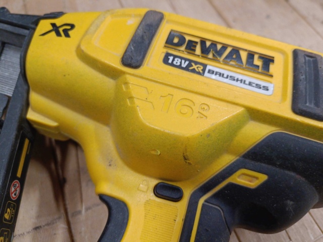 999813-8 Dyckertpistol DeWalt DCN660