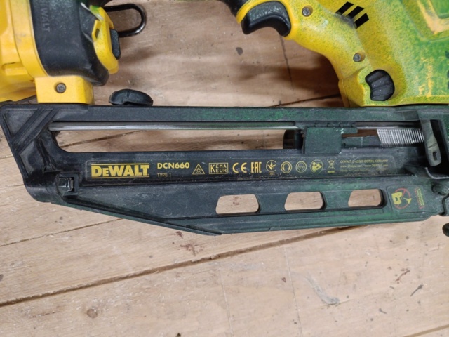 999813-10 Dyckertpistol DeWalt DCN660