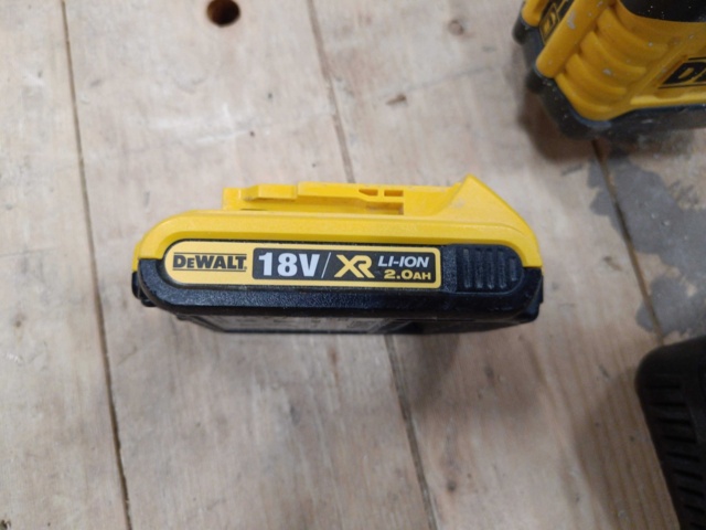 999813-13 Dyckertpistol DeWalt DCN660