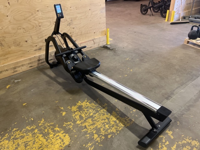 1051365-3 Rowing machine Matrix ROWER-02 - 2019