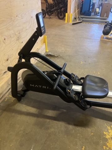 1051365-4 Rowing machine Matrix ROWER-02 - 2019