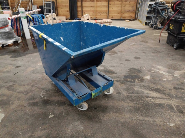 999846-7 Skräpcontainer Tippbar