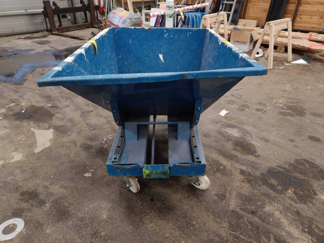999846-8 Skräpcontainer Tippbar
