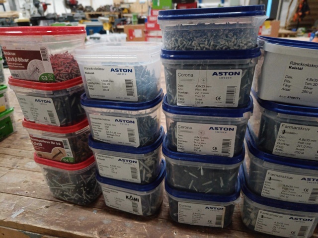 999864-10 Parti med blandad Skruv