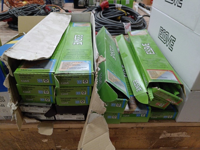 999864-16 Parti med blandad Skruv