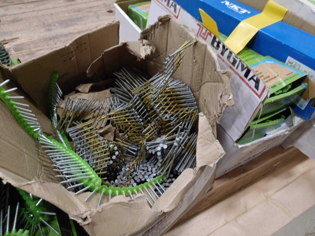 999864-20 Parti med blandad Skruv