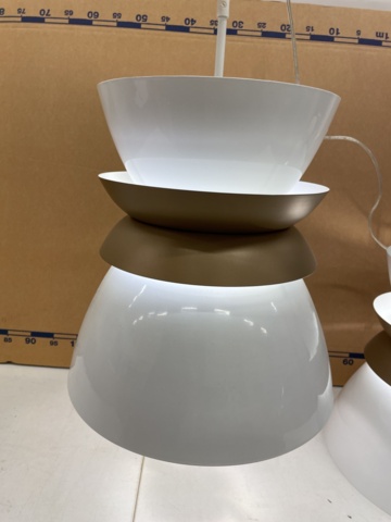 998946-5 Two ceiling lights