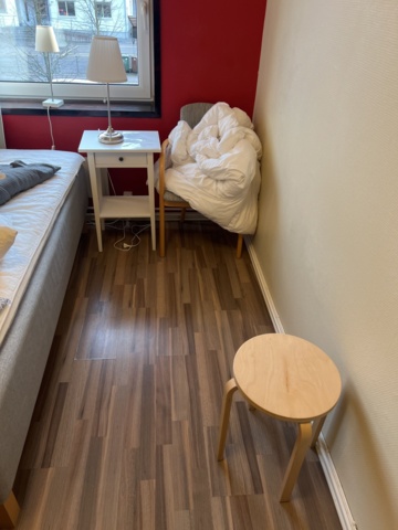 1051389-4 Furniture and furnishings from hotel rooms