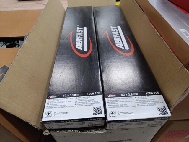 999884-7 Nail & Screw