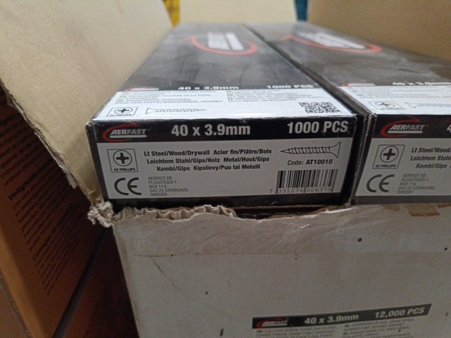 999884-8 Nail & Screw